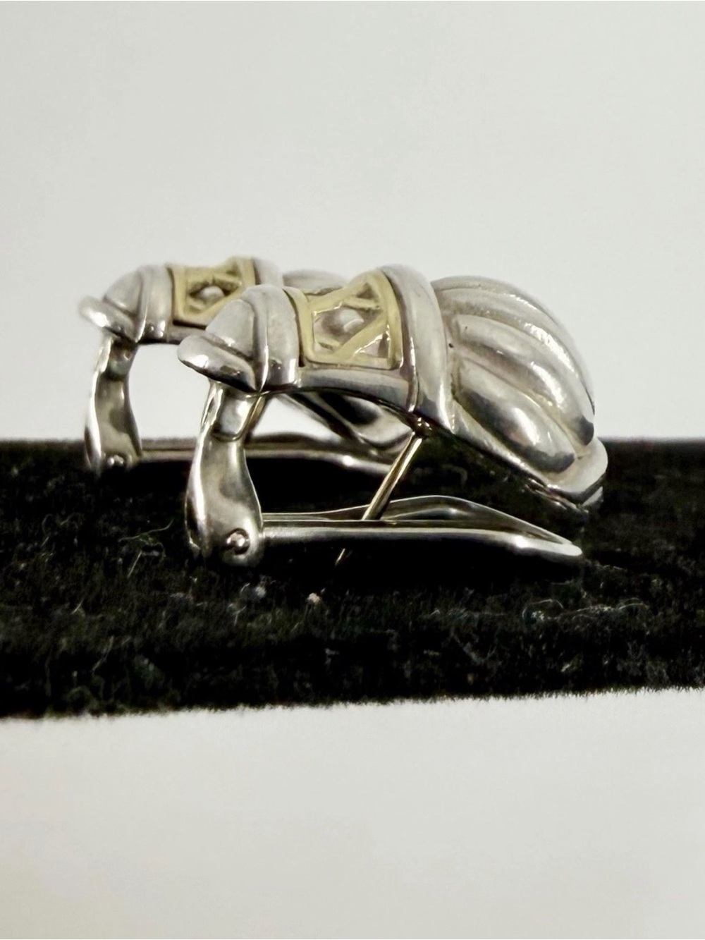 LAGOS CAVIAR Sterling & 18K Yellow Gold Ribbon Dome Criss Cross Post Earrings - Picture 6 of 12